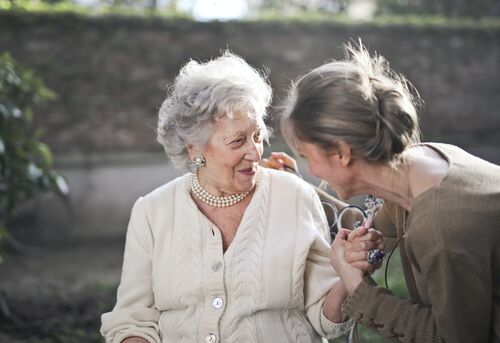 Co můžeme zlepšit v komunikaci s lidmi s demencí?