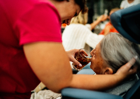 Začínáte pečovat o blízkého doma? Připravte se s námi na vše důležité