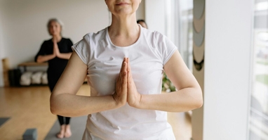 Jóga v červnu pro pečující zdarma