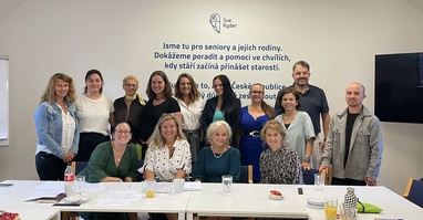 Gratulujeme absolventům prvního ročníku výcvikového kurzu Sue Ryder!