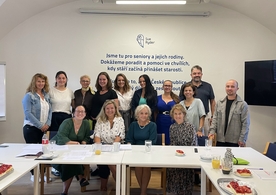 Gratulujeme absolventům prvního ročníku výcvikového kurzu Sue Ryder!