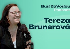 Tereza Brunerová v podcastu ZaVodou. Sendvičová generace: Kdo se postará o ty, co se starají?