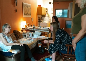 Tereza Brunerová pro deník.cz: Možnost zůstat doma - Koordinovaná péče jako alternativa k té ústavní